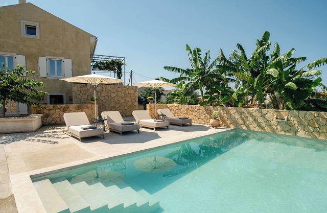 Kukutseli Country Living by White Dream