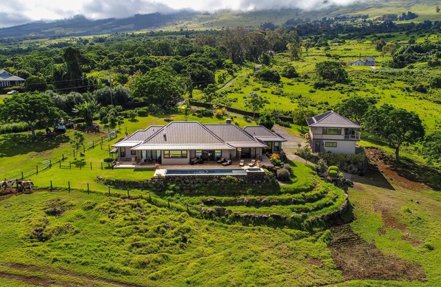 Kula Luxury Retreat With Stunning Ocean & Mountain Views!