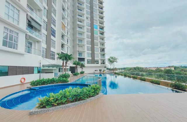 Kulai d putra suites beside ioiMall near JPO and Airport