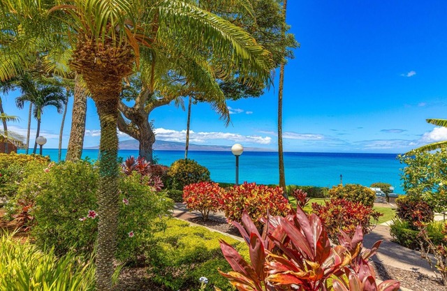 Kuleana 613 1 Bdrm 1 Bedroom Condo by RedAwning