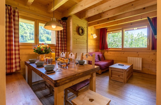L'Aravis-Apartment-Superior-Ensuite with Bath-Mountain view