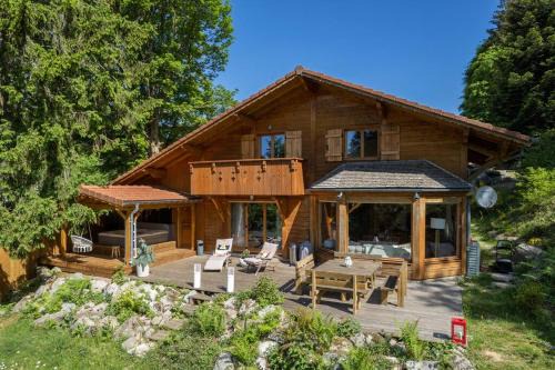 L’Ecrin Blanc – Cocon familial avec jacuzzi et salle de jeux