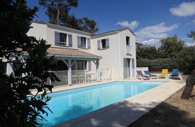 'L'Etoile De Mer' - Coastal Villa With Private Pool
