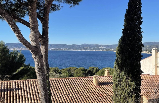 Luxury 2-bedroom/4-bedroom apartment - Superb sea view