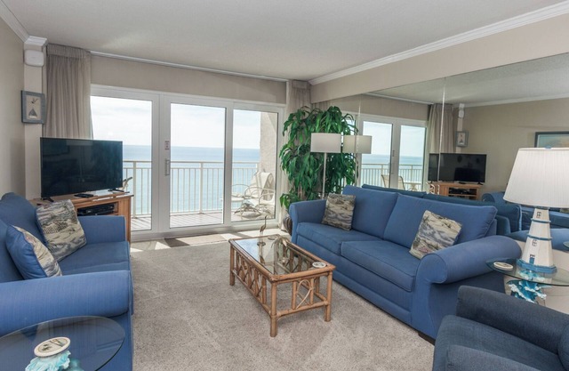 L@k Great Deals - D1102 Panama City Beach Gulf Front, 3 pools, Covered parking area!