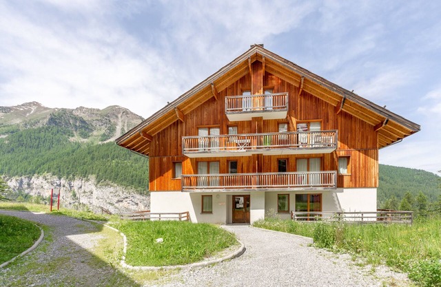 L'Oural - Apt pied des pistes - piscine, jacuzzi