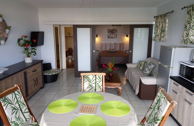 L'R2 LA VILLA MELISSA T2 APARTMENT WITH POOL 150 M FROM THE BEACH.