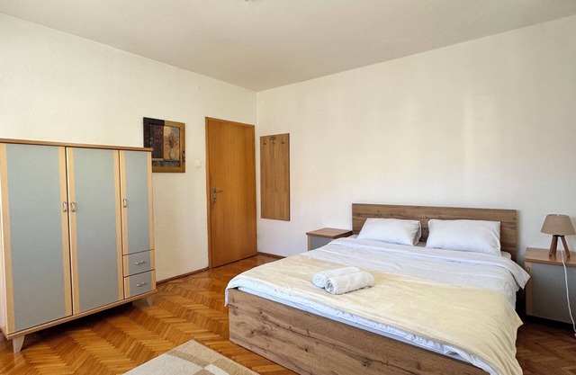 L's Apartment Ohrid: Cozy, A/C, parking, 300m from center – perfect stay!
