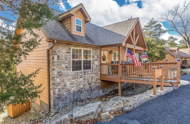 L051, 3-BR ForestView Cabin Stay 3+ Nts in September, Save 15% SEE DESC BELOW