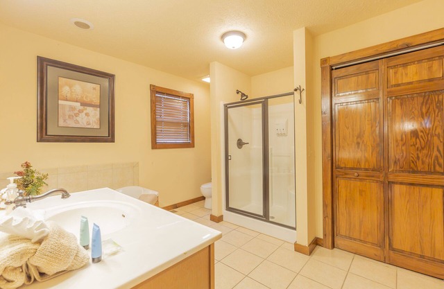 L130A, 1-Bedroom Loft Lakeview Cabin, Stay 3+ Nts, Save 15% SEE DESC. BELOW