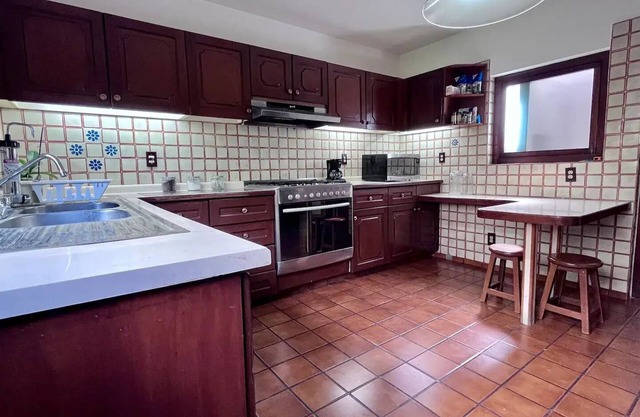 L131 - 1BDR /1BTH - One Bedroom Apartment, Sleeps 4