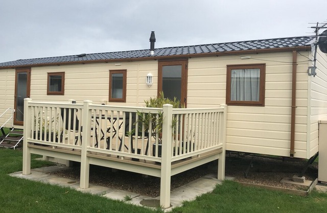 L76 mablethorpe chalet park