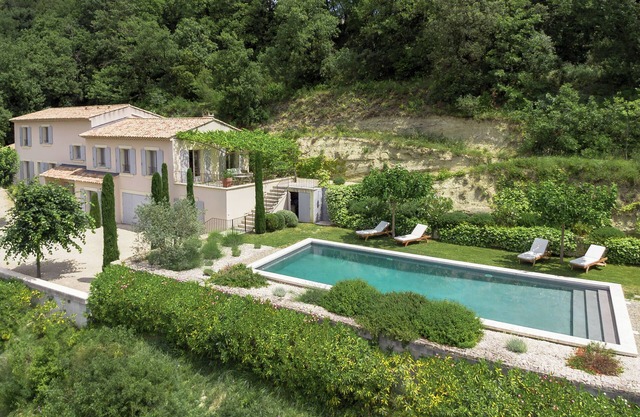 La Belle échappée holiday rental with pool in Menerbes