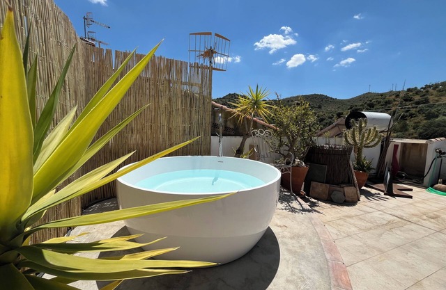 La Bermeja: Terrace with relaxing stargazer bath and stunning views
