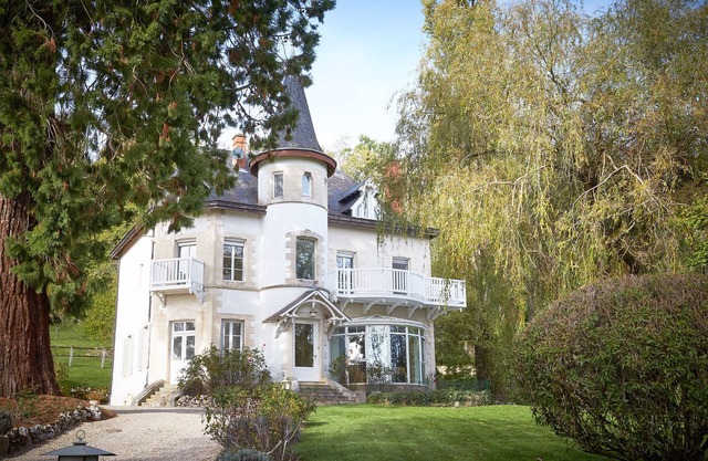 LA BULNIERE QUIET, LUXURIOUS BELLE ÉPOQUE PROPERTY