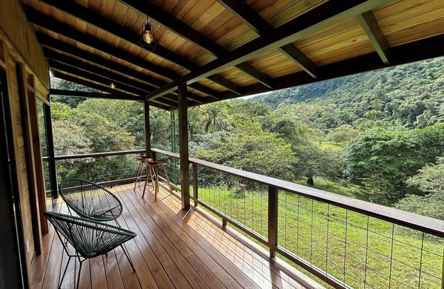 La Cabaña de Tata: Cozy Cabin, Books, Nature, and Contemplation