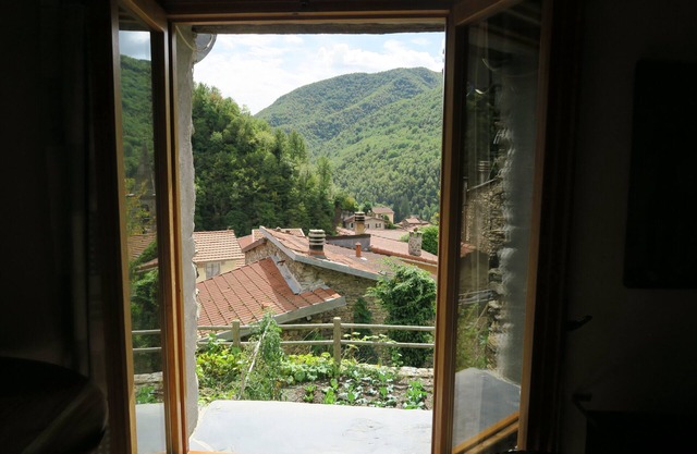 La Casa Piccola Overlooking Molini Di Triora
