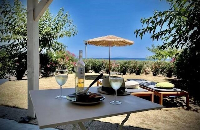 La Casetta Prunete, Villa facing the sea 80m from prunete beach