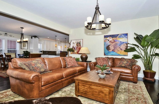 La Casita, a Beautifully Renovated, Stylish 3BR/2BA Home in Downtown COS near CC