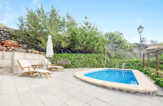 “La Casita del Viejo” with, Sea View, Wi-Fi, Terrace, Garden & Pool