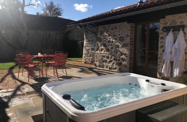La Charnière Chadalais- Luxury 4* Gite for Two