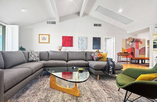 La Condesa Oasis: Luxe Condo Spa Mountain View