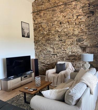 « La Crécerelle » spacieux gîte contemporain entre Tarn et Aveyron