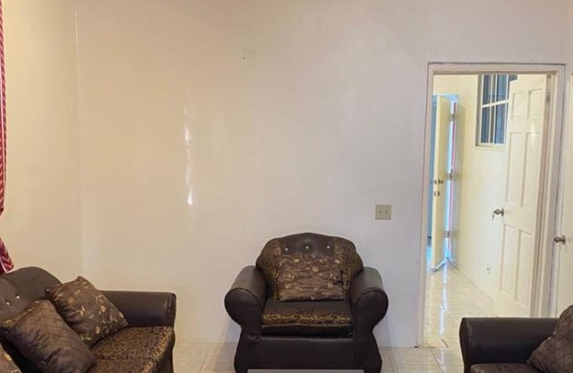 La Difference Guest House -25 minutes from the airport or the City Center! great