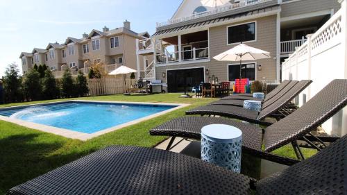 La Dolce Villa - 5 Bedroom Home With Heated Pool!