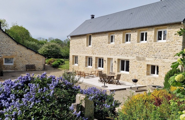 La ferme d'Omaha, in the heart of an orchard and 2km from Omaha beach