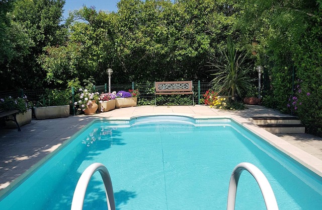 LA GARDE 83 between Sea and Mountain F2 in ground floor Villa/private swimming pool. .