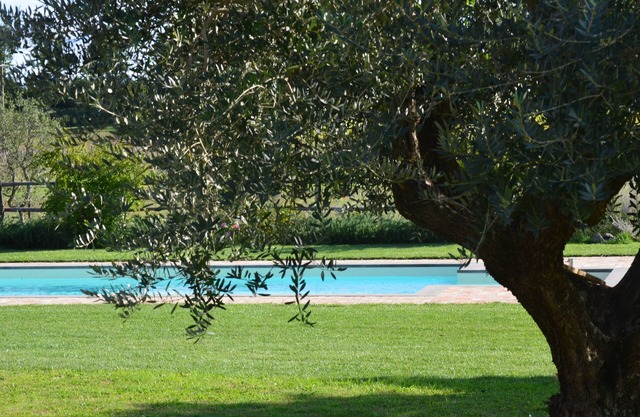 LA GHIGA Farmhouse, soratte cottage in a green area with a shared pool