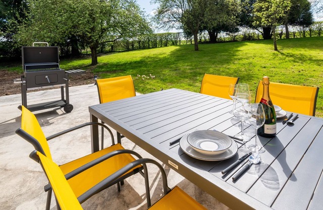 🏡 La Grange 1755 - Heated indoor pool - At the gateway to Champagne