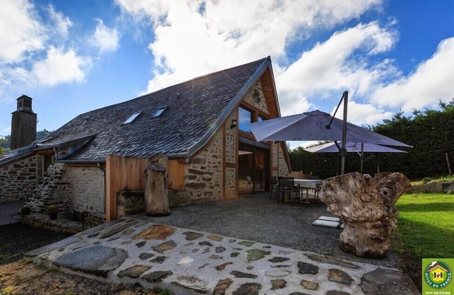 La Grange - ORCIVAL - Gîte