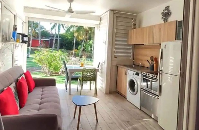 La Kaza des Cocotiers - Anse des Rochers - Piscine Face Ocean