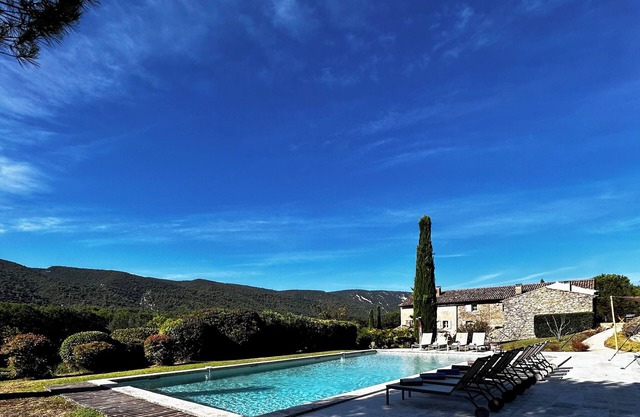 La Magnanerie, Grand Mas de Caractère au Cœur du Luberon