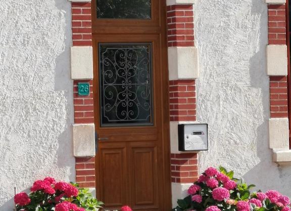 La maison aux rosiers