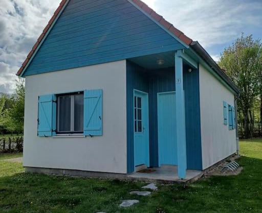 La Maison Bleu du Lac de Céline