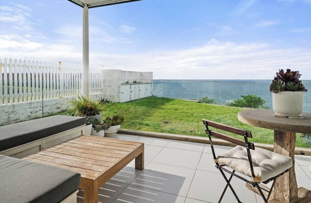 La Marne Vista Cliffside Haven with Whale Spotting