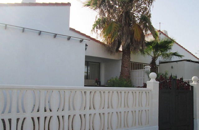 La Palmera apartment, wonderful, quiet and very close to the beach