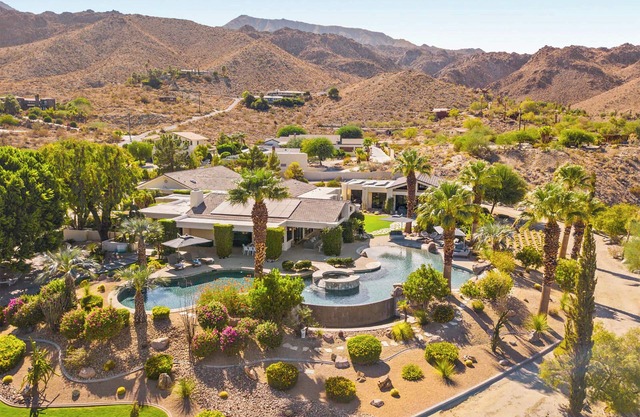 'La Paz Estate' 8 BR, 5 Acre Paradise
