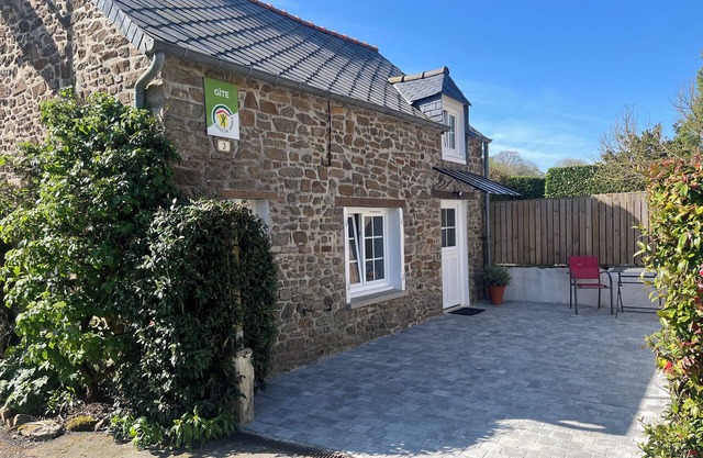 La Petite Quinoise, Cosy quiet location with parking, near St Malo, Mont St Michel