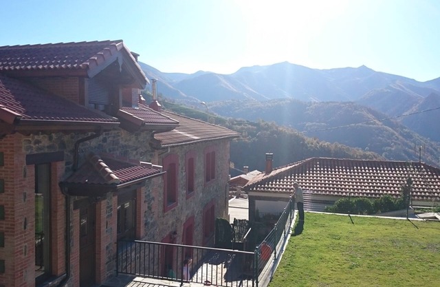 `LA PICAROTA´ - Real Pajares Inn. Country Apartment