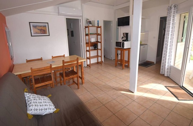 La Pie - Village de 10 gîtes, style chalets en pin