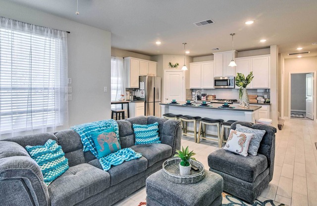 La Porte Getaway w/ Deck: Steps to Beach!