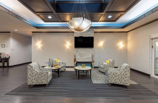 La Quinta Inn & Suites by Wyndham Mt. Pleasant