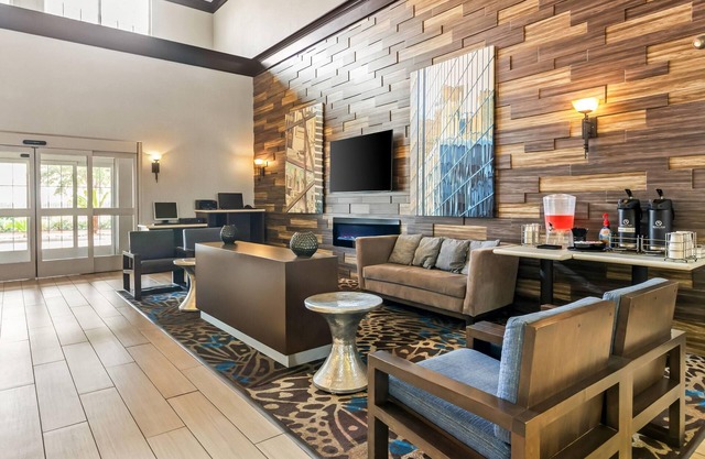 La Quinta Inn & Suites by Wyndham Houston Energy Corridor