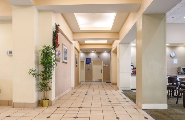 La Quinta Inn & Suites by Wyndham New Haven