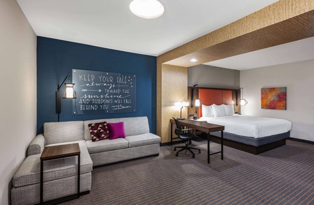 La Quinta Inn & Suites by Wyndham Houston East at Sheldon Rd