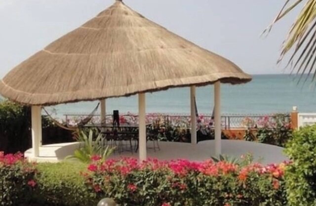 La Somone: FEET IN THE WATER, SUPERB CLIMATIZED VILLA